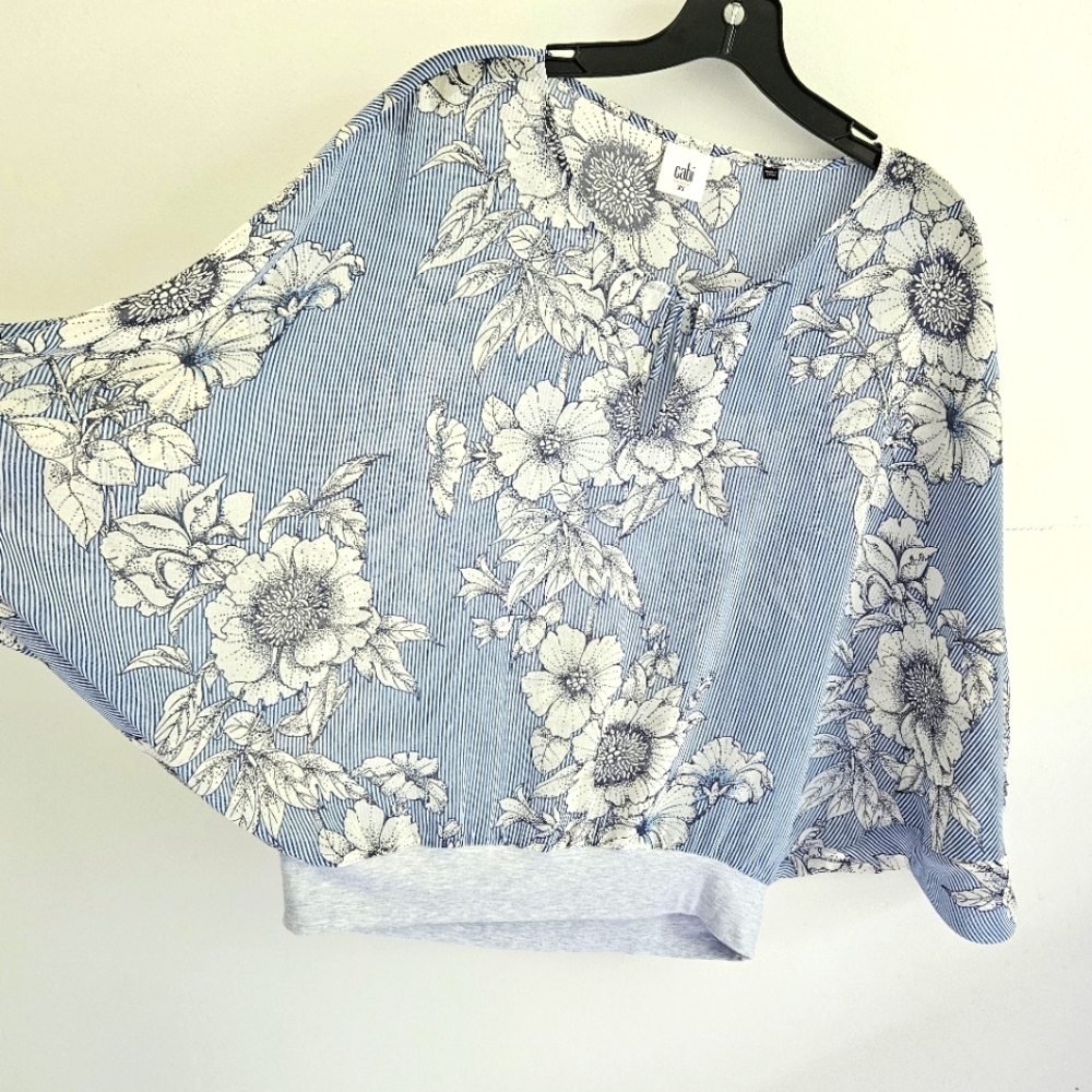Cabi blue floral pullover blouse #5387 - Picture 3 of 8